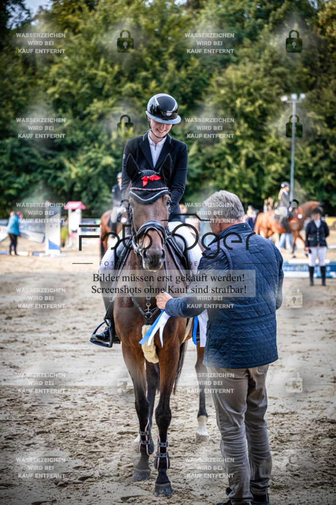 2026-09---Waldhof-11-0019 | Entdecke hochwertige Reitturnierfotos von Foto Oger. Professionell, emotional und authentisch – jetzt Lieblingsmomente im Shop bestellen.Deutschlandweite Turnierfotografie. - Realisiert mit Pictrs.com