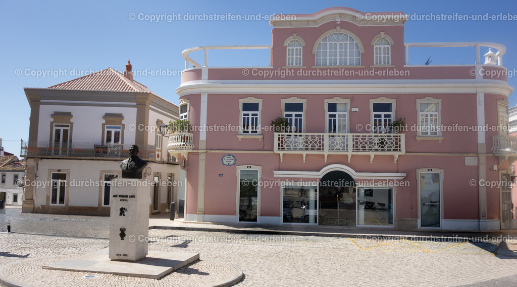 Historisches Gebäude aus dem 19. Jahrhundert in Loulé | Historisches Gebäude aus dem 19. Jahrhundert in Loulé - Realisiert mit Pictrs.com