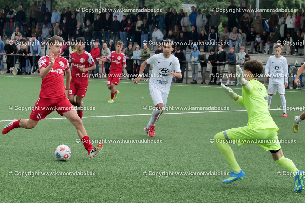 Fußball : C-Junioren : Aufstieg Regionalliga West : SUS 09 Dinslaken - Vfb 03 Hilden am 04.06.2026 in Dinslaken | Fußball : C-Junioren : Aufstieg Regionalliga West : SUS 09 Dinslaken (rotr Trikots)- Vfb 03 Hilden (weiße Trikots) am 04.06.2026 in Dinslaken - Realisiert mit Pictrs.com