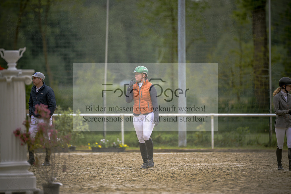 DOS_0234 | Entdecke hochwertige Reitturnierfotos von Foto Oger. Professionell, emotional und authentisch – jetzt Lieblingsmomente im Shop bestellen.Deutschlandweite Turnierfotografie. - Realisiert mit Pictrs.com