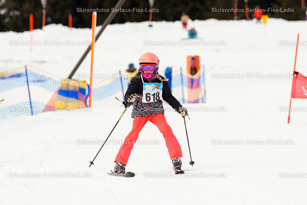 SRF_02.01.2026_1081 | Skirennfotos,Serfaus,Fiss,Ladis,Kinderskirennen,Winter,Tirol,Oberland,skirace,SFL,feelfree,weil wir's genießen,ski,Ski,skifahren,Sonnenplateau, - Realisiert mit Pictrs.com