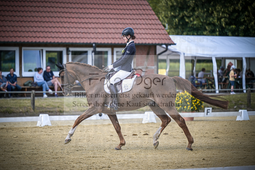 DOS_9657 | Entdecke hochwertige Reitturnierfotos von Foto Oger. Professionell, emotional und authentisch – jetzt Lieblingsmomente im Shop bestellen.Deutschlandweite Turnierfotografie. - Realisiert mit Pictrs.com