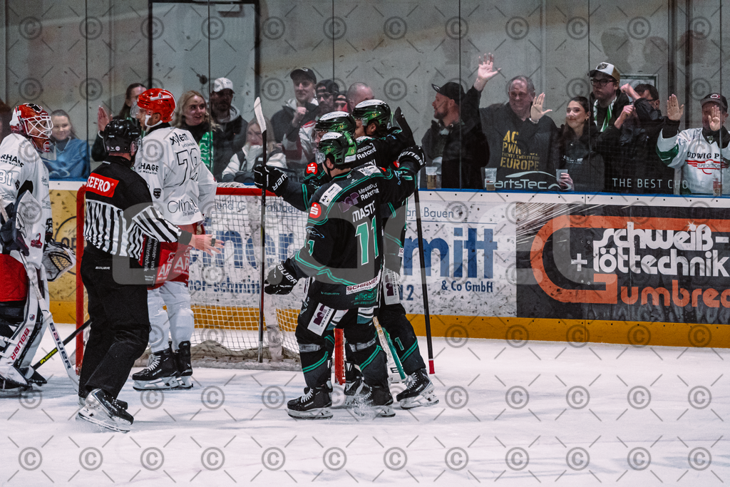 Alligators_vs_Hannover_PO_10_03_2026-21 | Höchstadt Alligators Fotogalerie: Eishockey-Action aus Franken. Professionelle Spielfotos, Portraits & Stadionbilder zum Download. Jetzt entdecken! - Realisiert mit Pictrs.com