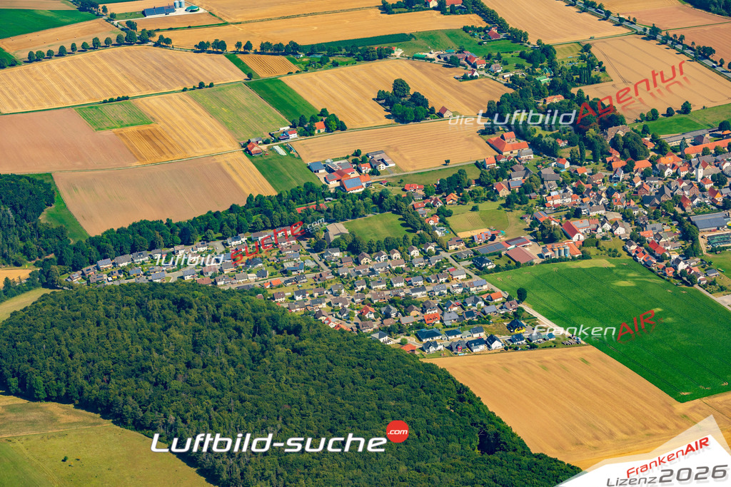 Schrägluftbild  Welda  Warburg - Das Luftbild wurde 2025 vom UL-Flugzeug heraus erstellt (ohne Drohne- keine Drohnenaufnahme ) - Hochauflösende Luftaufnahme -Nicht vergleichbar mit Google Maps oder Satelittenbilder- Die Geschenkidee !Mit Lizenz und Bildrechte bestellbar