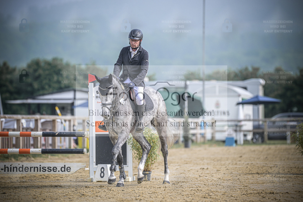 20240511-DOS_2521 | Entdecke hochwertige Reitturnierfotos von Foto Oger. Professionell, emotional und authentisch – jetzt Lieblingsmomente im Shop bestellen. - Realisiert mit Pictrs.com