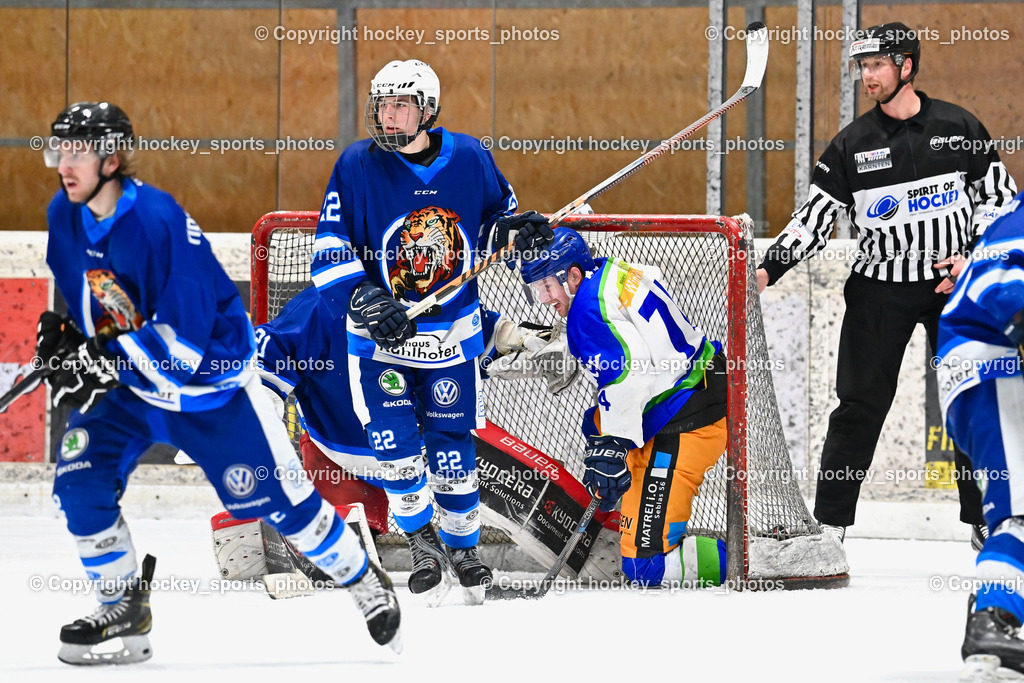 EC Tigers Paternion vs. EC Virgen 12.2.2023 | #22 Neuschitzer Nino, #74 Fuetsch Lukas, OREL Stephan Referee