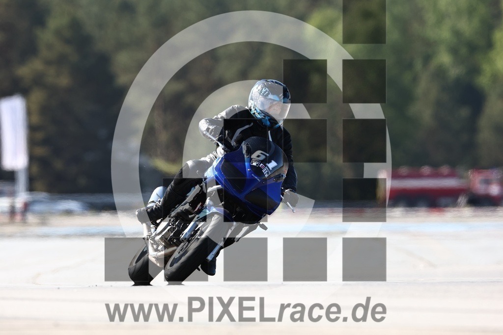 0061-20240512_05750 | Schöne Erinnerungen an spannende Momente - das festzuhalten ist unser Job. PIXELrace.de ist seit 2003 auf den Rennstrecken Europas unterwegs um die Action draußen beim Fahren und die wunderbare Stimmung imm Fahrerlager für euch einzufangen.