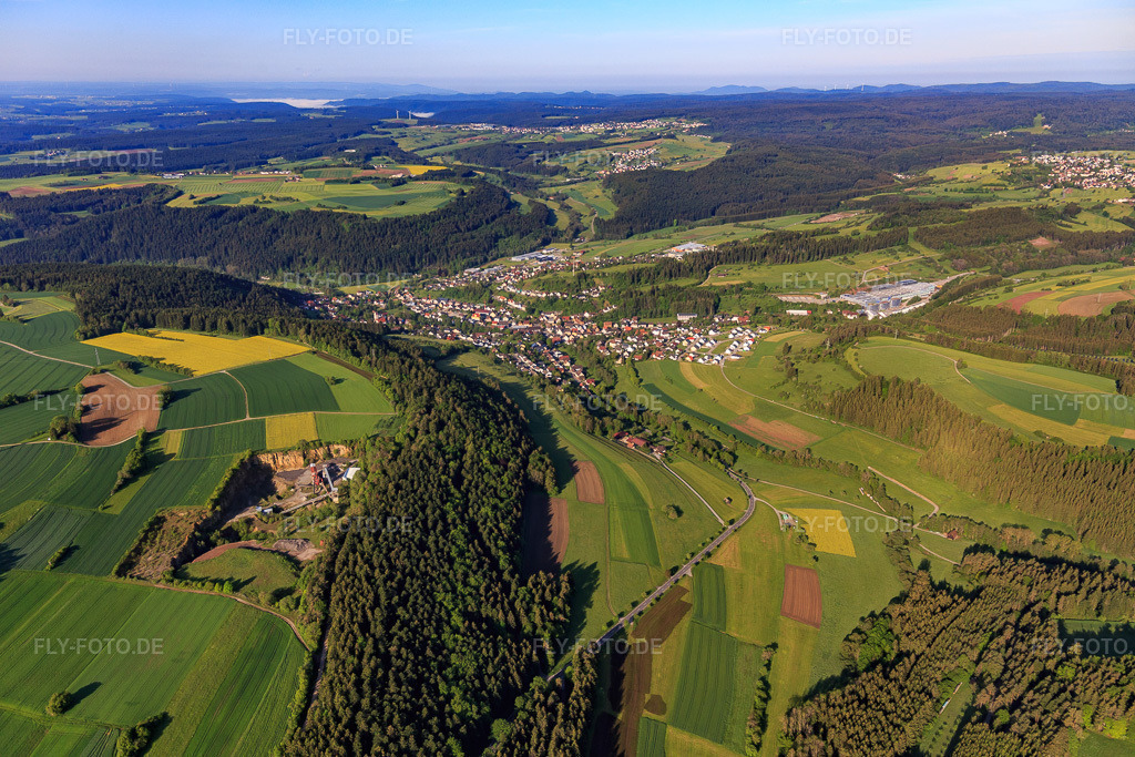 Ortsansicht von Nordosten | Luftbild: Ortsansicht von Nordosten in Glatten im Bundesland Baden-Württemberg in Deutschland. Foto: IMG_114372.jpg vom 30.05.2019 durch Werner Riehm/FLY-FOTO.de - Realisiert mit Pictrs.com