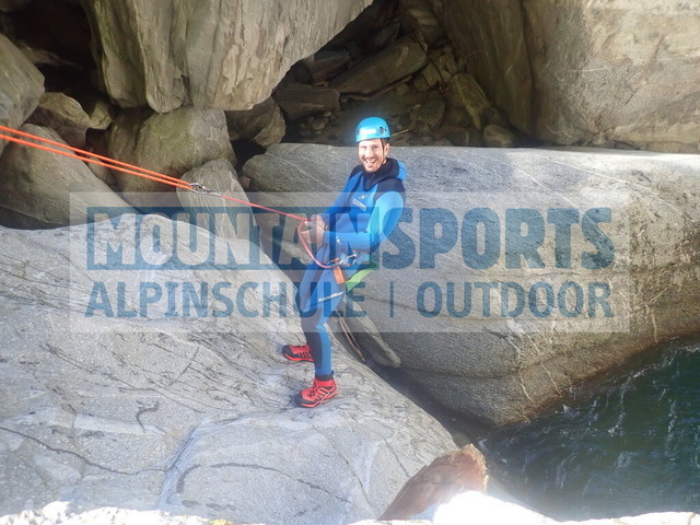 P9210045 | Bestelle die Bilder deines Berg- oder Wasser-Abenteuers mit Mountain Sports bequem von zu Hause aus direkt über unseren Online Fotoshop von pictrs.com. - Realisiert mit Pictrs.com