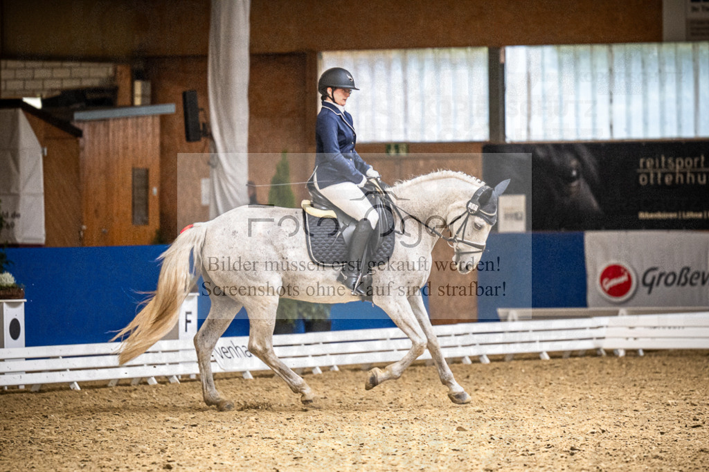DOS_0152 | Entdecke hochwertige Reitturnierfotos von Foto Oger. Professionell, emotional und authentisch – jetzt Lieblingsmomente im Shop bestellen.Deutschlandweite Turnierfotografie. - Realisiert mit Pictrs.com