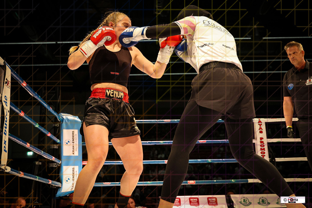 BoB 2026 Nour vs. Minich-4 | professionelle Sport- und Eventfotografie von Tomafocus – dynamische Bilder, emotionale Momente und hochwertige Aufnahmen für jeden Anlass. - Realisiert mit Pictrs.com