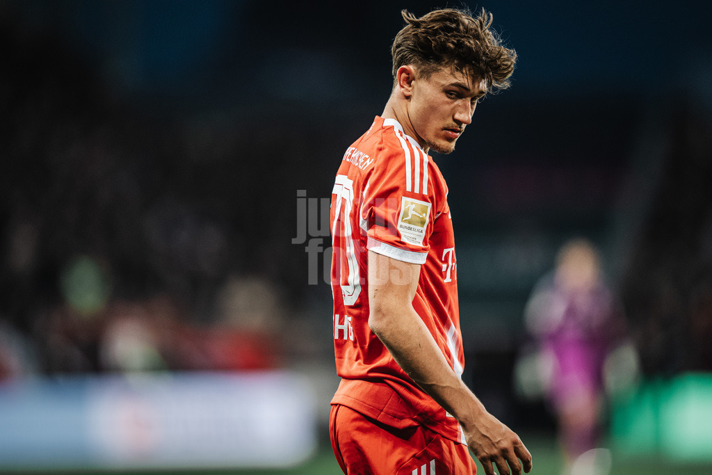 Fußball | Männer | Saison 2025/2026  | Fußball-Bundesliga | 29. Spieltag | FC St. Pauli vs. FC Bayern München | 11.04.2026 | Tom Bischof (#20, FC Bayern München)