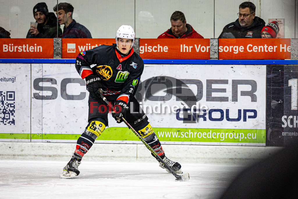 TSV Peißenberg MINERS gegen ESC Kempten SHARKS | Eishockey Bayernliga U20 2024/25, TSV Peißenberg MINERS gegen ESC Kempten SHARKS, 20250307,Nepomuk Rieger (MINERS) in Aktion,2025-03-07 in Peißenberg (Eisstadion Peißenberg)Nepomuk Rieger (MINERS)Copyright: WolfgangxLindner foto-lindner.de