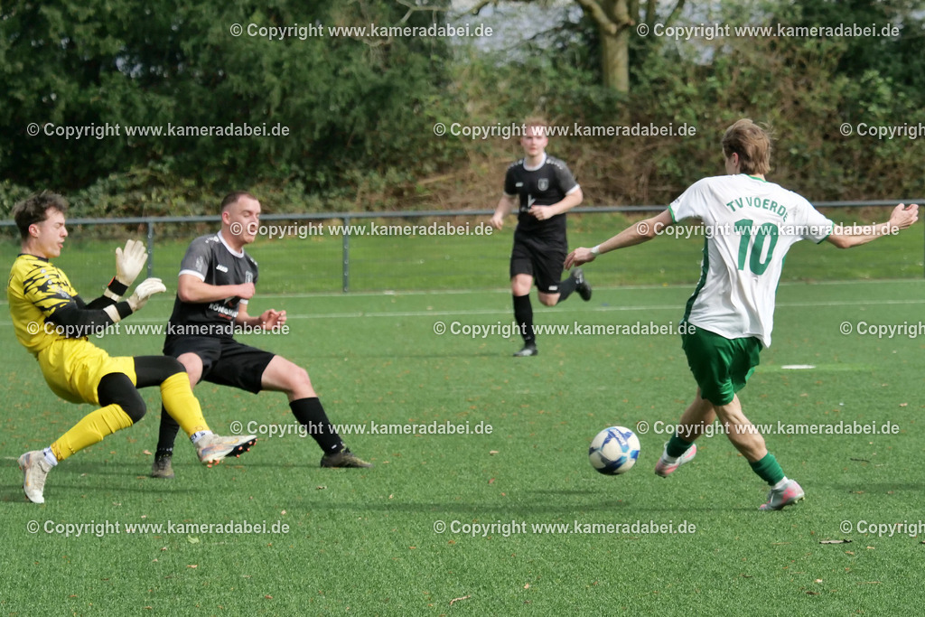 Fußball : Kreisliga A : TV Voerde - Rheingold Emmerich am 29.03.2026  in Voerde. | Fußball : Kreisliga A : TV Voerde - Rheingold Emmerich am 29.03.2026  in Voerde. - Realisiert mit Pictrs.com