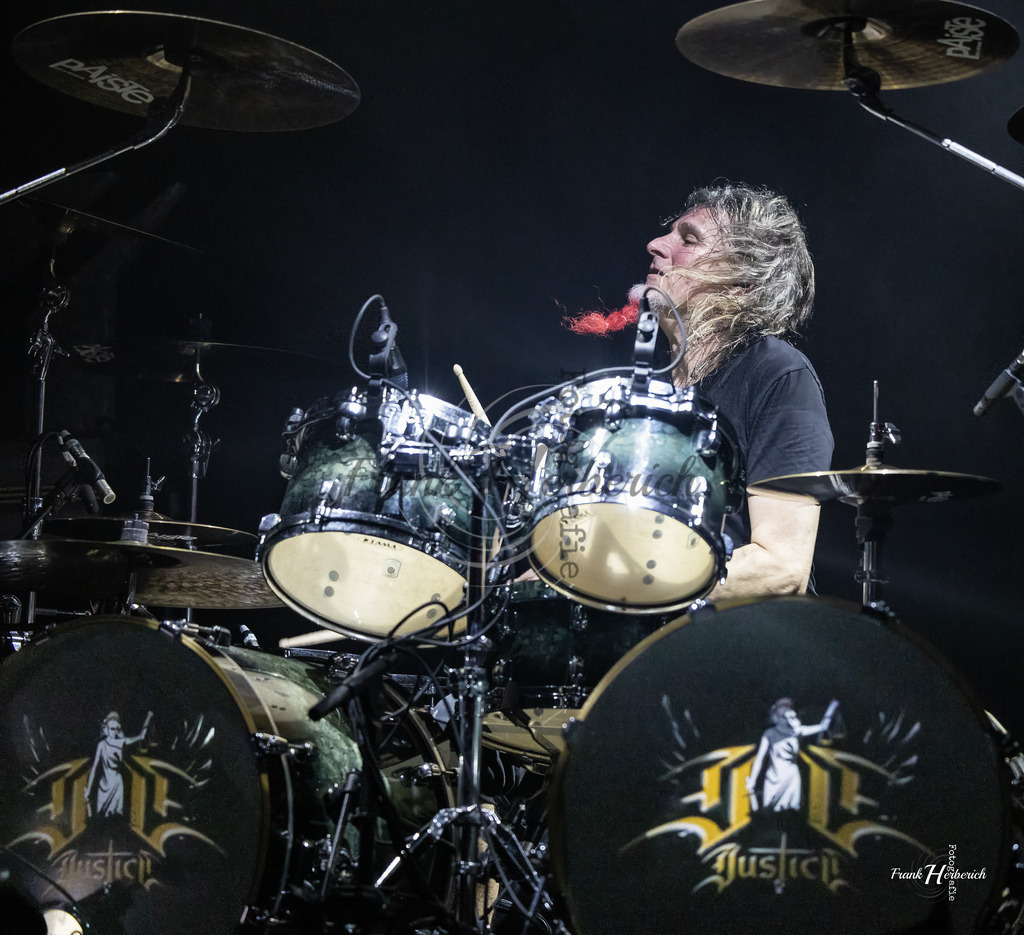 Justice Geiselwind 21.03.2026 | Frank Herberich Fotografie, Frank Herberich, Fotografie, Hochzeit, Portrait, St. Peter Ording, Ording, Westerhever, Nordsee, Frank Fotografie, Hardheim,  Odenwald,Walldürn, Band,Eventfotografie - Realisiert mit Pictrs.com