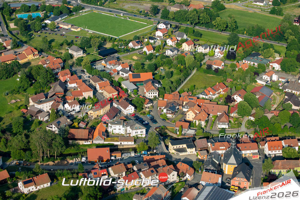 Schrägluftbild  Unterrodach  Marktrodach - Das Luftbild wurde 2025 vom UL-Flugzeug heraus erstellt ( keine Drohne ) - Hochauflösende Luftaufnahme -Nicht vergleichbar mit Google Maps oder Satelittenbilder- Die Geschenkidee !Mit Lizenz und Bildrechte bestellbar