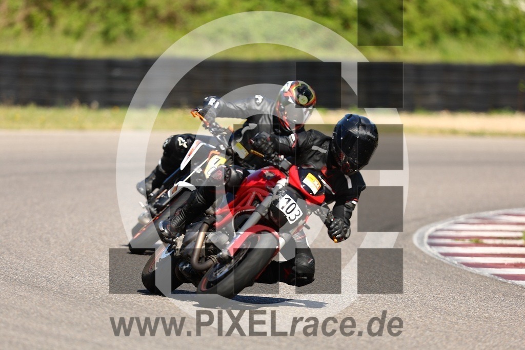 0103-20260426_01256 | Schöne Erinnerungen an spannende Momente - das festzuhalten ist unser Job. PIXELrace.de ist seit 2003 auf den Rennstrecken Europas unterwegs um die Action draußen beim Fahren und die wunderbare Stimmung imm Fahrerlager für euch einzufangen.