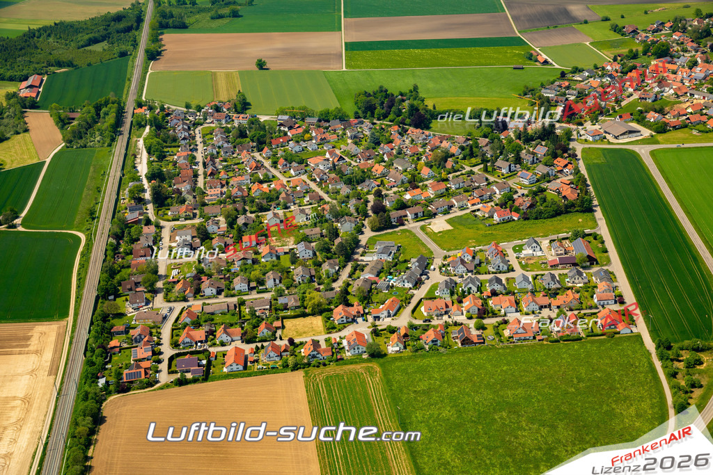 Das Luftbild zeigt Schwabhausen bei Landsberg Weil - Die Luftaufnahme wurde 2023 vom UL-Flugzeug aus erstellt ( keine Drohne ) - Hochauflösende Luftaufnahme - Für grossformatige Ausdrucke geeignet. Die Geschenkidee !Mit Lizenz und Bildrechte bestellbar