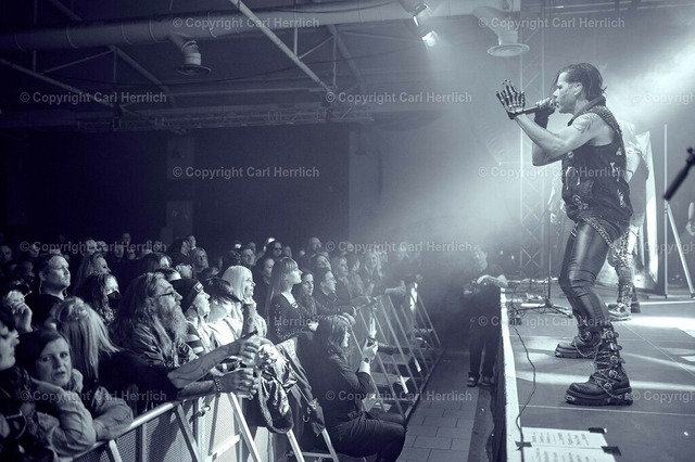 The Other People | High End Portraits. Einzelportrait Paarportrait Gruppenportrait Künstlerportrait Bandportzait Bühnenfotografie Fashion Lifestyle Urbanlife  - Realisiert mit Pictrs.com