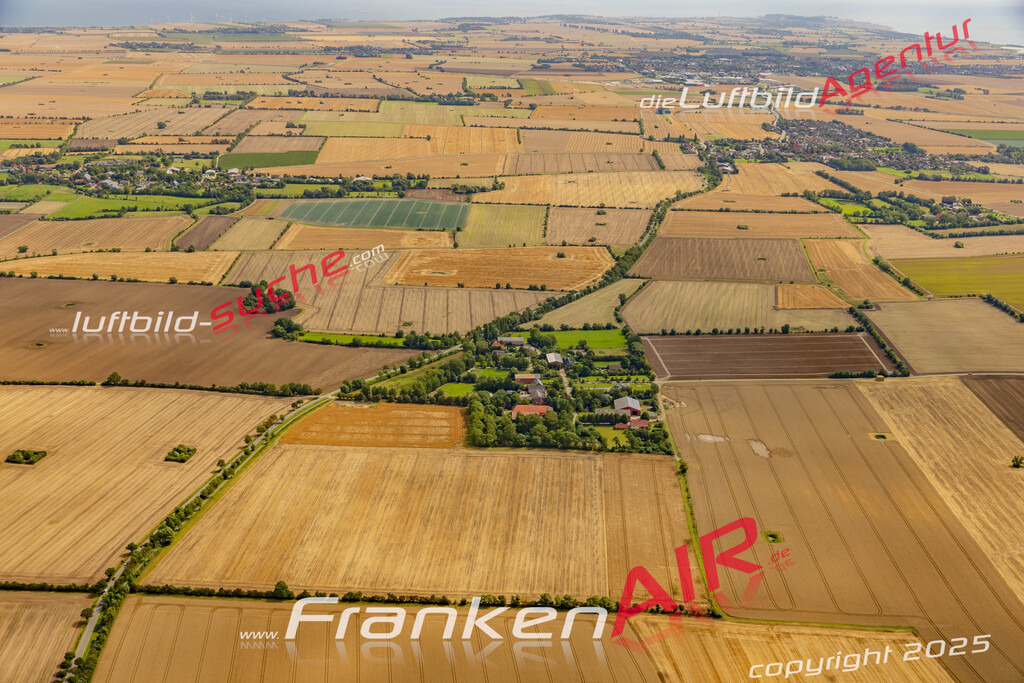 Neujellingsdorf Fehmarn Bild- Das Luftbild wurde 2025 vom UL-Flugzeug heraus erstellt ( keine Drohne bzw. Drohnenaufnahme ) - Hochauflösende Luftaufnahme -Nicht vergleichbar mit Google Maps oder Satelittenbilder- Die Geschenkidee !Mit Lizenz und Bildrechte bestellbar - CC