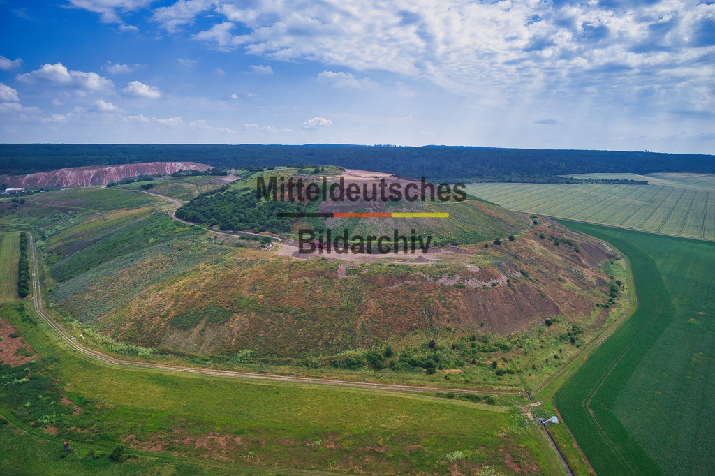roßleben_1_0017 | Die schönsten Luftbilder von Sachen-Anhalt & Mitteldeutschland als Bilddatenbank zur kommerziellen Nutzung. Nutzen Sie unsere Erfahrung seit 2005 in der Luftbildfotografie. - Realisiert mit Pictrs.com