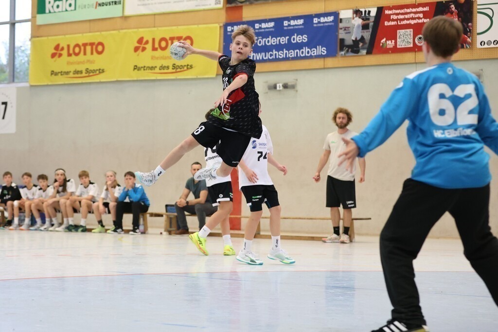 2H2A1321 | Tanja Sommer - TS Sportfotografie - Realisiert mit Pictrs.com