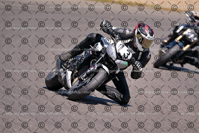 26bt05-1194 | markuskiefer.com - Realisiert mit Pictrs.com