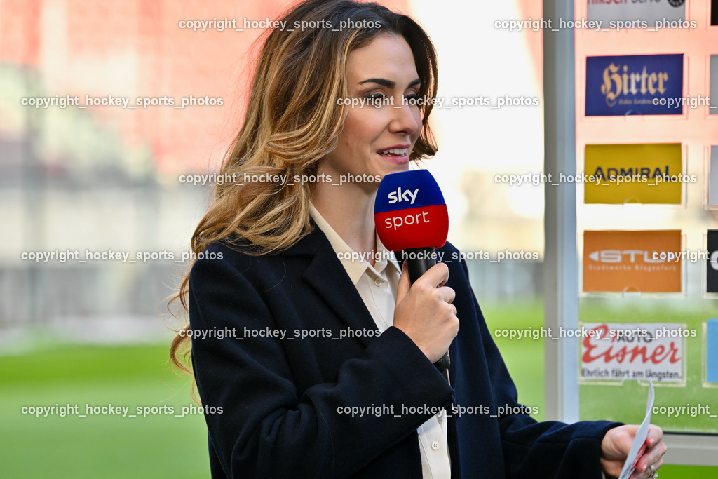 SK Austria Klagenfurt vs. WSG Tirol 29.10.2022 | Sky Austria Moderatorin Jenny Posch