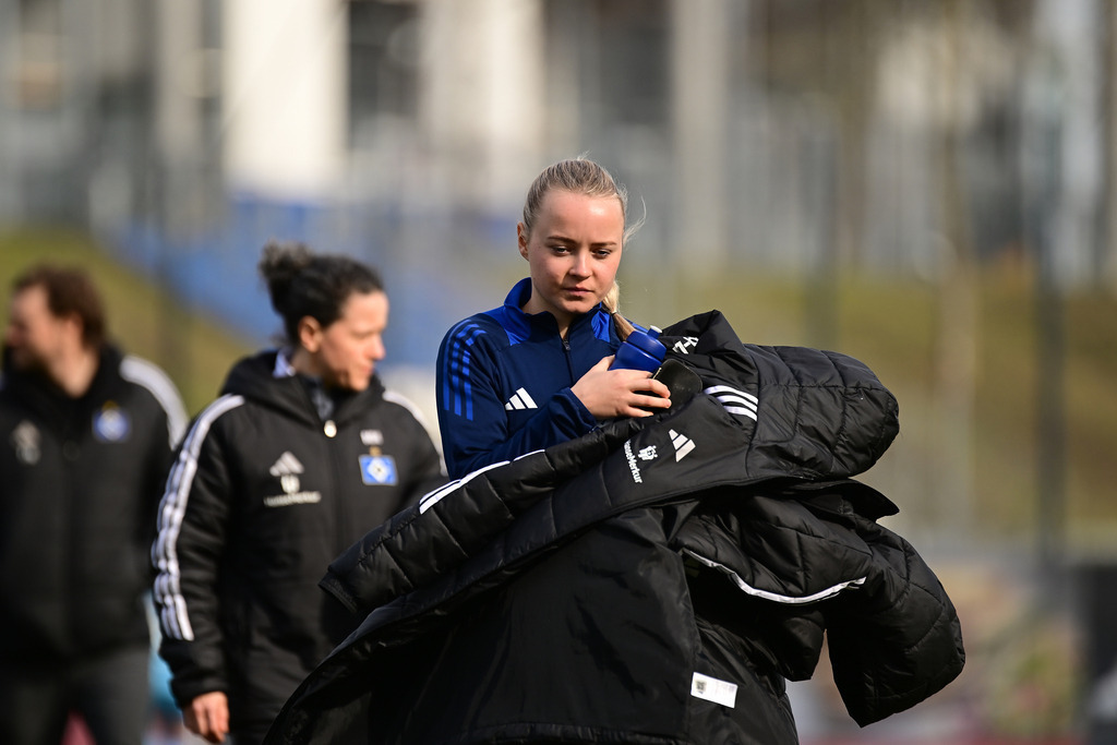 Fußball I Frauen I Saison 2024-2025 I 2. Bundesliga I 19. Spieltag I Hamburger SV - SV 67 Weinberg | Der Sportfotograf. - Realisiert mit Pictrs.com