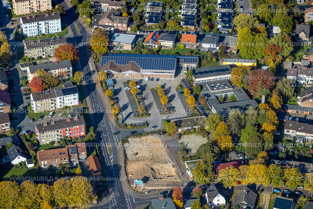 Neukirchen-Vluyn221004747 | Luftbild, Aldi Supermarkt mit Solardach, Schule Sperlingsweg, Baugebiet an der Andreas-Bräm-Straße, Neukirchen, Neukirchen-Vluyn, Ruhrgebiet, Niederrhein, Nordrhein-Westfalen, Deutschland