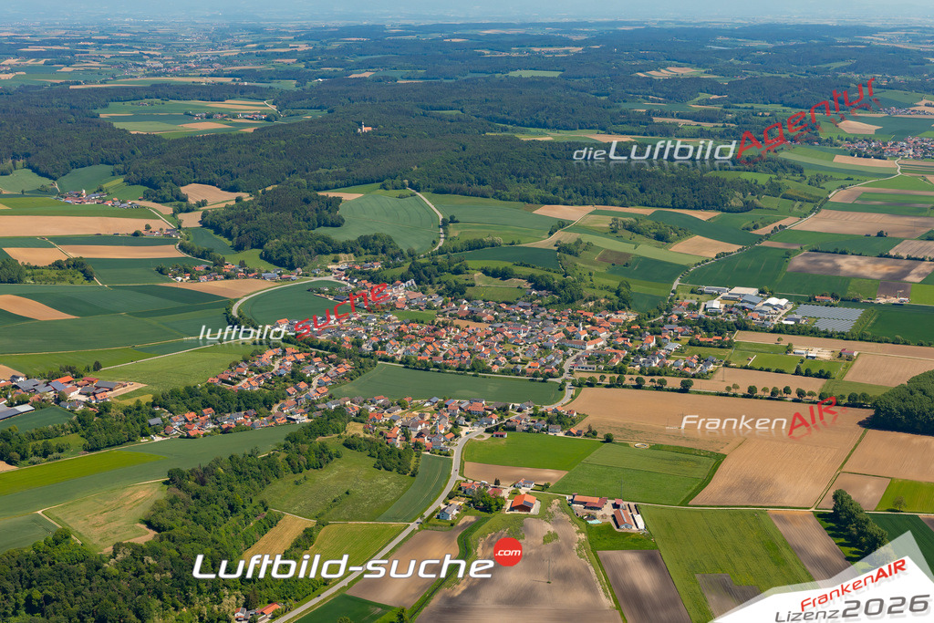 Das Luftbild zeigt :  Weng - Die Luftaufnahme wurde 2024 vom UL-Flugzeug aus erstellt ( keine Drohne ) - Hochauflösende Luftaufnahme - Für grossformatige Ausdrucke geeignet. Die Geschenkidee !Mit Lizenz und Bildrechte bestellbar