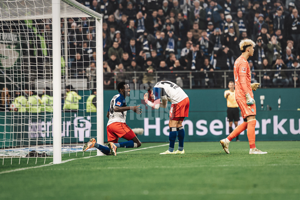 Fußball | Männer | Saison 2025/2026 | 1. Fußball-Bundesliga | 13. Spieltag | Hamburger SV vs. SV Werder Bremen | 07.12.2025 | v.l. Bakery Jatta (#18, HSV) und Rayan Philippe (#14, HSV) nach einer Torchance