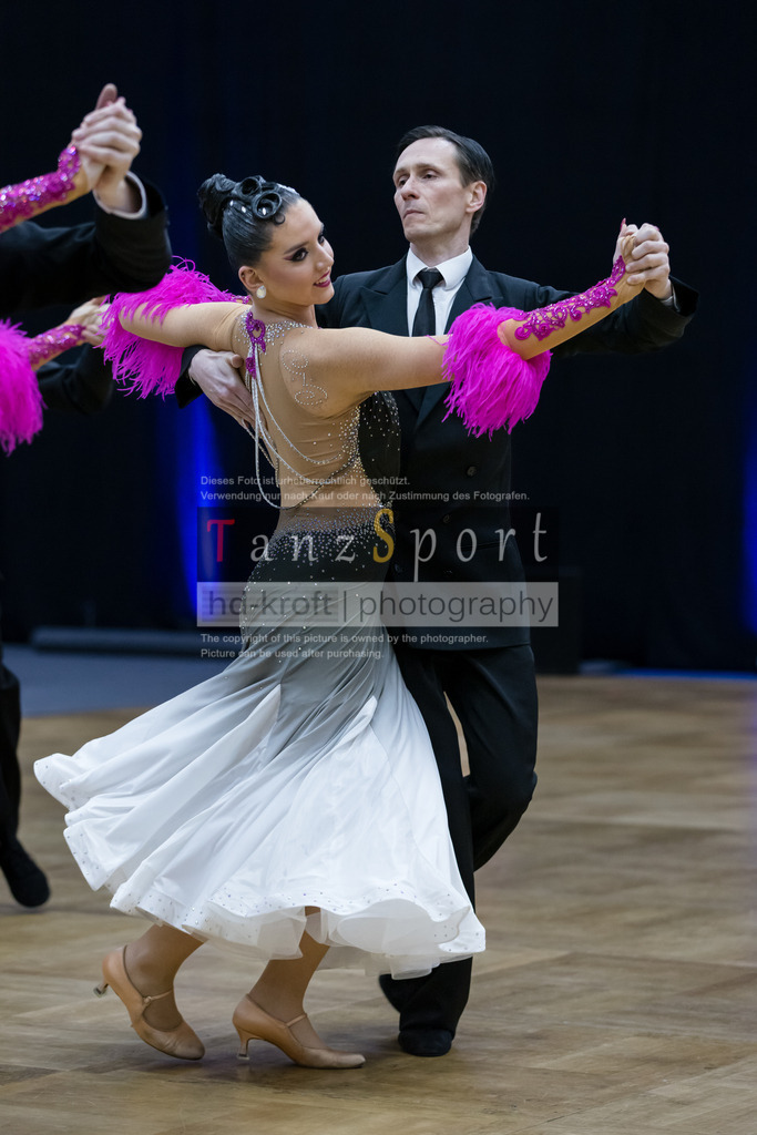 20260314_BL1_Std-Formationen_Nbg3841 | Tanzsportbilder, Standardtanz, Lateintanz, WDSF, DTV, LTVB, dancecomp, goc, hessen tanzt, blaues band der spree, walzer, tango, wiener walzer, slowfox, quickstepp, samba, rumba, cha-cha-cha, paso doble. jive, hd-kroft photography, turniertanzsport