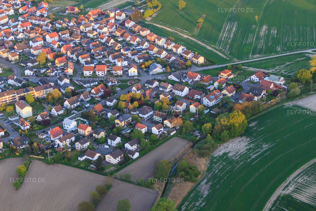 Luftbild: Lärchenstr in Hagenbach im Bundesland Rheinland-Pfalz in Deutschland.Foto: IMG_64460.jpg vom 17.04.2014 durch Werner Riehm/FLY-FOTO.deAuflösung des Originals: 4752 x 3168 px
