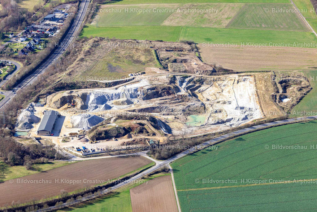 Luftbilder Mechernich-9837 | Luftbildfotografie Gelände und Abraum- Flächen des Sand- Tagebau an der Straße K10 in Mechernich im Bundesland Nordrhein-Westfalen, Deutschland - Realisiert mit Pictrs.com