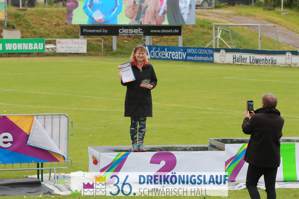 Siegerehrung Optima Sport Park | 3königslauf 2022 Siegerehrung - Realisiert mit Pictrs.com