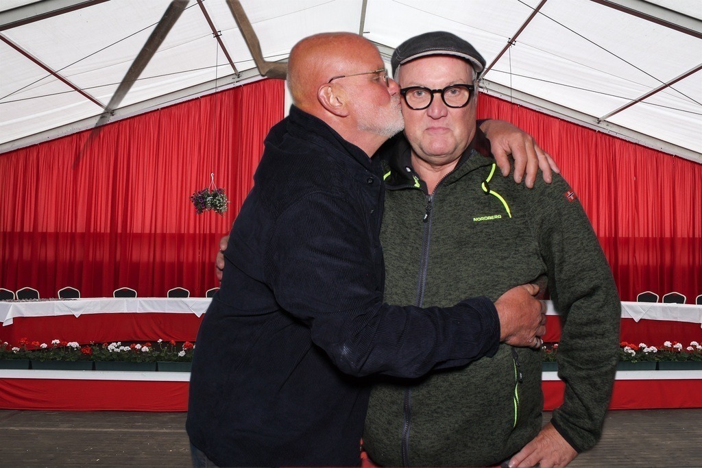 top-top.de 240928-170 | Foto, Video, Fotografie, Videografie, Fotobox, DJ, Discjockey, Musik, Musikbox, Veranstaltung, Photobooth, Amazon, Ebay, Buchtipp, Bestseller, Autor, Verlag, Buch, Wesel, Hamminkeln, NRW, Dinslaken, Rees, Drohne, Hochzeit, Party, Fotobox, Wesel, Fotograf