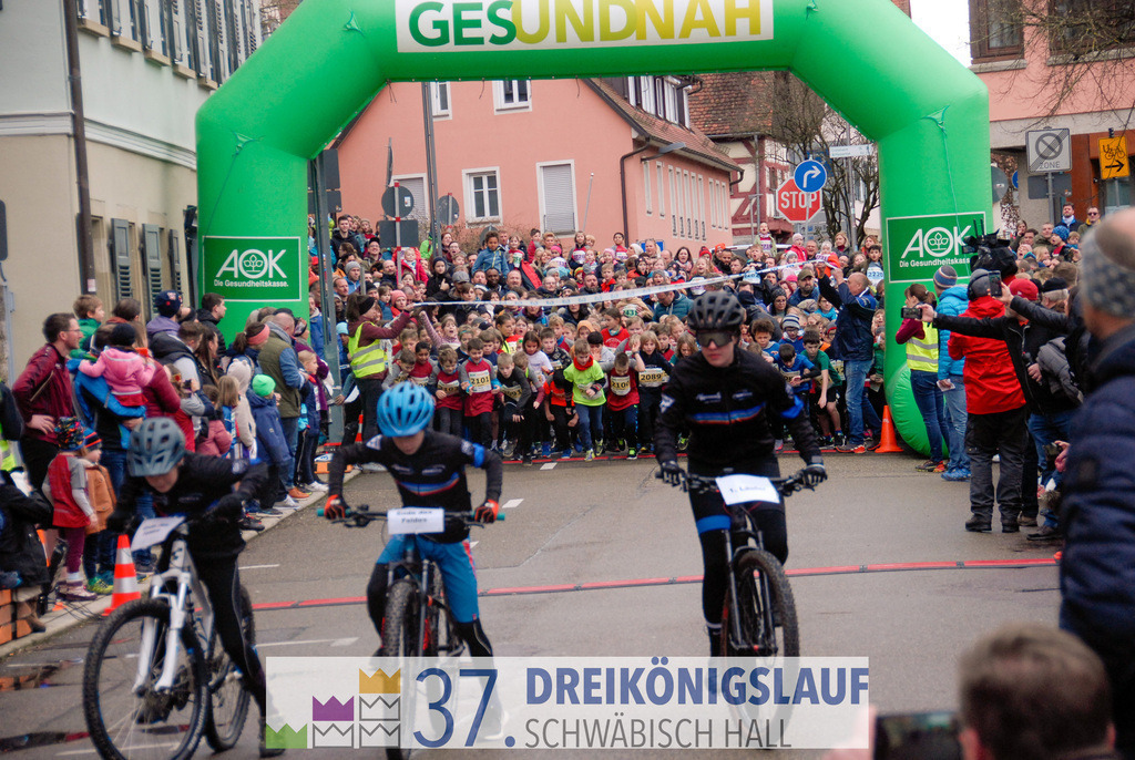 AOK JuniorCup 400m | 3Koenigslauf 2023 - Realisiert mit Pictrs.com