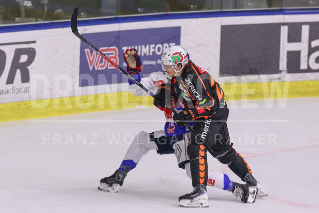 ICE Hockey League: Moser Medical Graz 99ers vs HC TIWAG Innsbruck – Die Haie | Graz, Austria,31.Jan.26 - ICE HOCKEY - ICE Hockey League, Graz 99ers vs HC Innsbruck. The image shows Kevin Roy (99ers) and Benjamin Corbeil (Innsbruck).
