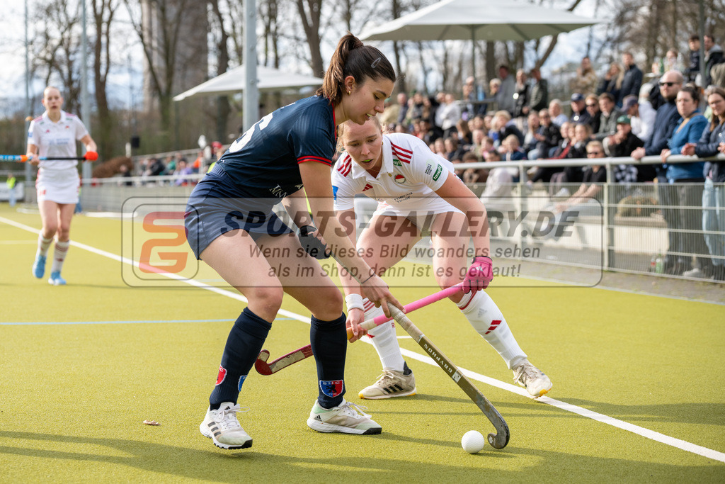SFE_20250323_0108 | Köln, Deutschland, 23.03.2025:  Hockey 1. Bundesliga Damen Rot-Weiss Köln - Berliner HC im KTHC Stadion Rot-Weiss Köln Tennis and Hockey Club am 23.03.2025 in Köln, Deutschland. (Foto von Stephan Fehrmann)Köln, Germany, 23.03.2025: Hockey 1. Bundesliga Damen Rot-Weiss Köln - Berliner HC in KTHC Stadion Rot-Weiss Köln Tennis and Hockey Club at 23.03.2025 in Köln, Deutschland. (Foto from Stephan Fehrmann)