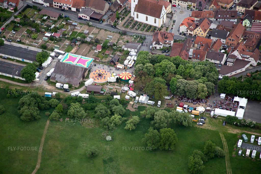 Luftbild: Kerwe in Nordheim am Main im Bundesland Bayern in Deutschland. Foto: IMG_078870.jpg vom 14.05.2015 durch Werner Riehm/FLY-FOTO.de