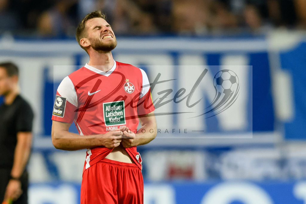 FCMFCK20210904_068 | Fussball, Herren: Kevin Kraus (1. FC Kaiserslautern) enttaeuscht beim Spiel der 3. Liga zwischen 1. FC Magdeburg und 1. FC Kaiserslautern in der MDCC-Arena am 04.09.2021 in Magdeburg, Deutschland.DFB / DFL REGULATIONS PROHIBIT ANY USE OF PHOTOGRAPHS AS IMAGE SEQUENCES AND/OR QUASI-VIDEO. - Realisiert mit Pictrs.com