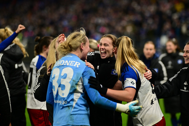 Fußball I Frauen I Saison 2025-2026 I DFB-Pokal I Achtelfinale I Hamburger SV - Bayer 04 Leverkusen I 18167 | Der Sportfotograf. - Realisiert mit Pictrs.com
