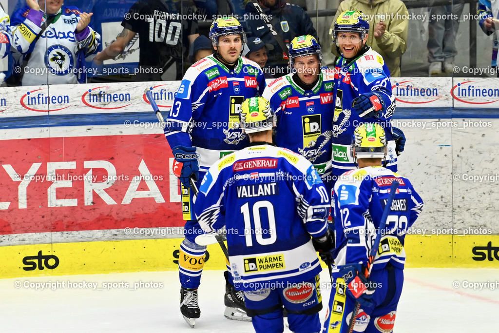 EC IDM Wärmepumpen VSV vs. Pioneers Vorarlberg | Jubel EC VSV Mannschaft, #26 Guus van Nes EC VSV, #95 Mark Katic EC VSV, #10 Thomas Vallant EC VSV, #22 Nikita Scherbak EC VSV, #13 Adam Helewka EC VSV, EC IDM Wärmepumpen VSV vs. Pioneers Vorarlberg, EC IDM WÄRMEPUMPEN VSV vs. Pioneers Vorarlberg am 03.10.2025 in Villach (Stadthalle Villach), Austria, (Photo by Bernd Stefan)