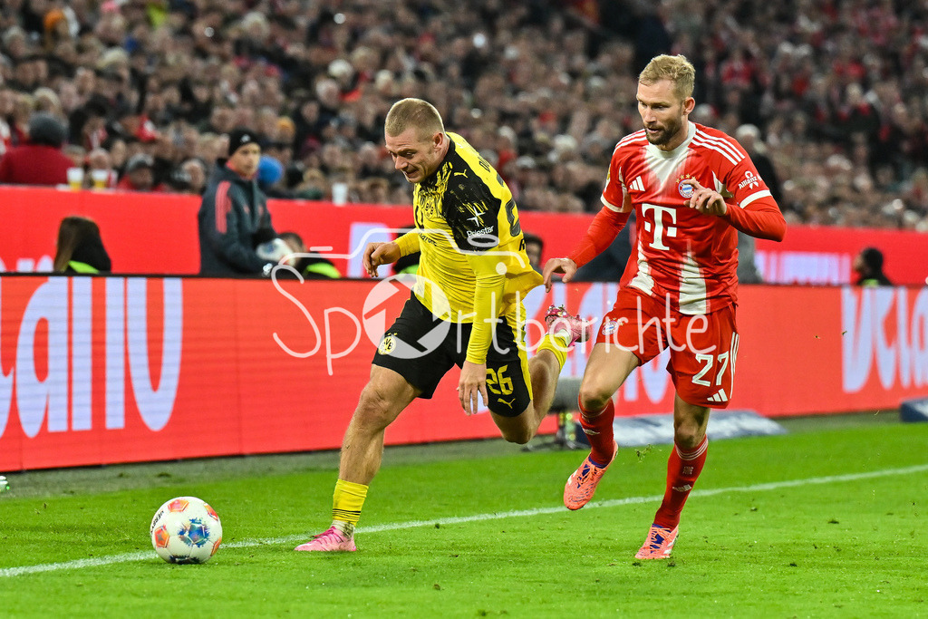 FC Bayern München - Borussia Dortmund | MUNICH, GERMANY - Julian RYERSON (Borussia Dortmund 26) against Konrad LAIMER (FC Bayern Munich 27) during the bundesliga match between FC Bayern Munich vs. Borussia Dortmund on matchday 7 at Allianz Arena on October 18, 2025 in Munich, Germany / DFL REGULATIONS PROHIBIT ANY USE OF PHOTOGRAPHS AS IMAGE SEQUENCES AND/OR QUASI-VIDEO