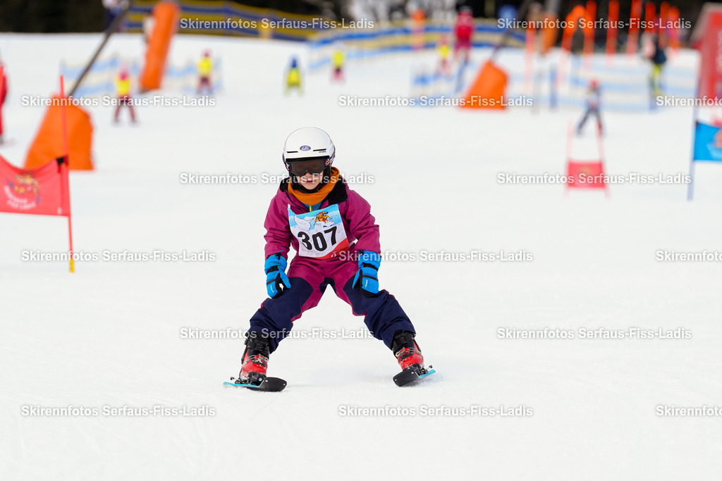 SRF_02.01.2026_0463 | Skirennfotos,Serfaus,Fiss,Ladis,Kinderskirennen,Winter,Tirol,Oberland,skirace,SFL,feelfree,weil wir's genießen,ski,Ski,skifahren,Sonnenplateau, - Realisiert mit Pictrs.com
