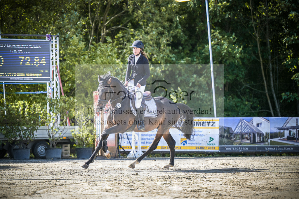 DOS_7676 | Entdecke hochwertige Reitturnierfotos von Foto Oger. Professionell, emotional und authentisch – jetzt Lieblingsmomente im Shop bestellen.Deutschlandweite Turnierfotografie. - Realisiert mit Pictrs.com