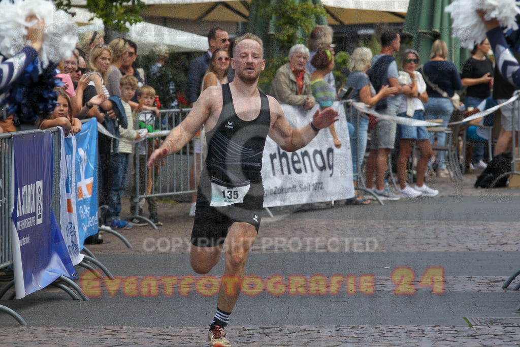250824_1252_EV4_9590 | Sportfotografie im Rhein-Sieg Kreis, Köln, Bonn, NRW, Rheinland Pfalz, Hessen, etc. Unser Tätigkeitsfeld umfasst den Laufsport vom Volkslauf über den Marathon, Duathlon, Triathon bis zum Ultralauf wie Kölnpfad Ultra oder Schindertrail.