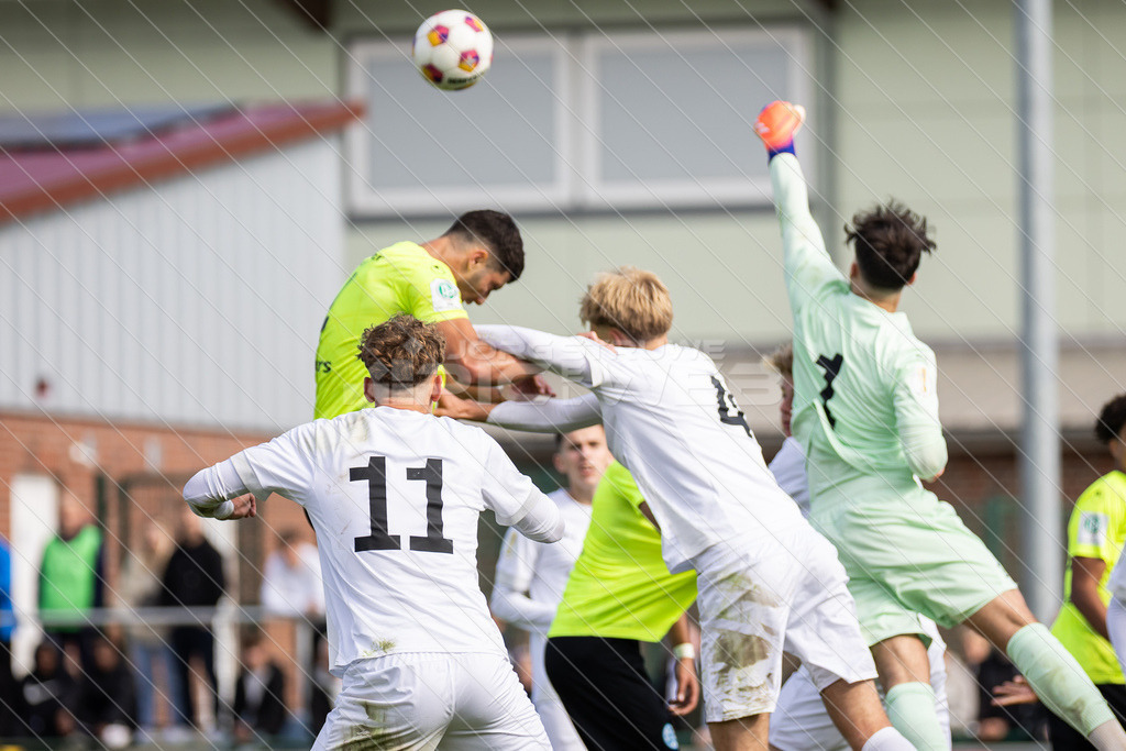 20251003_Picselweb-Fotografie_1R3_2118 | DFB Pokal 2. Runde, JFV A/O/B/H/H - SV Stuttgarter Kickers, Foto: Jörg Struwe - picselweb.de - Realisiert mit Pictrs.com