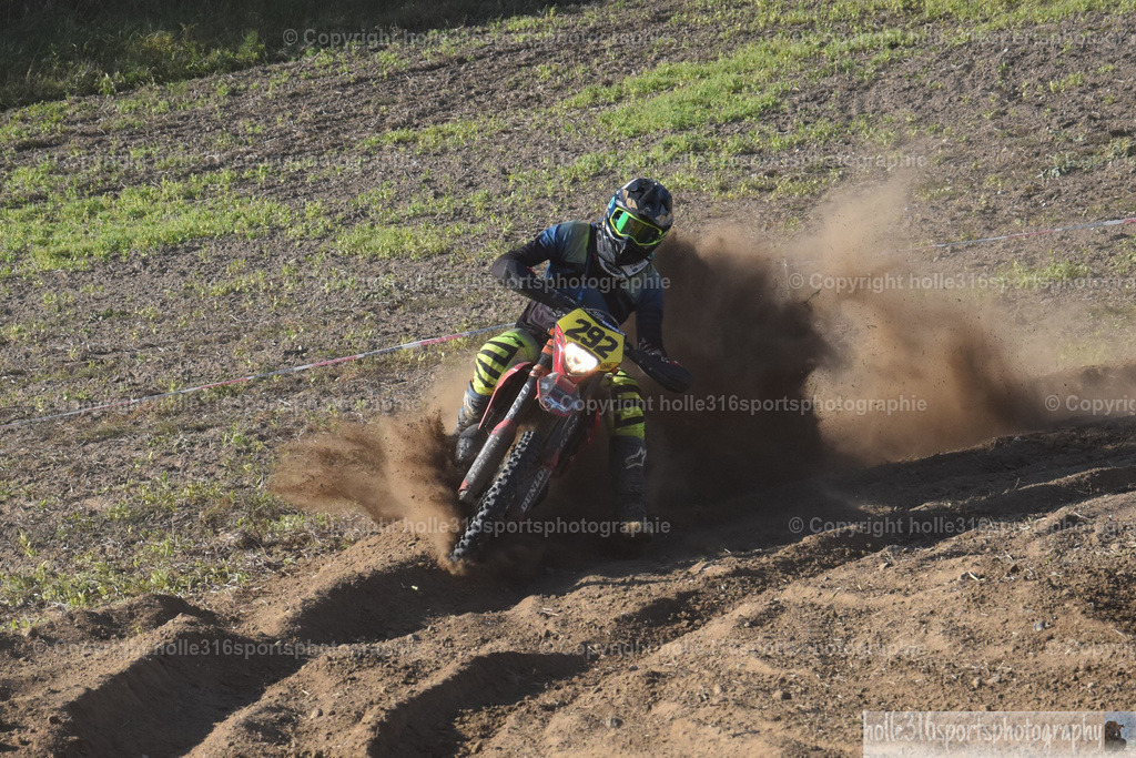 DSC_0509 | Sportfotografie , Motorsport, Motoross, Reitsport, Mointainbike, Enduro,
Landschaft , Outdoor, Eventfotografie, Landschaft, Bilder online bestellen - Realisiert mit Pictrs.com